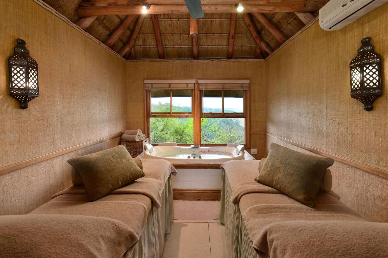 Mount Grace Hotel & Spa Magaliesburg Luaran gambar A bathroom at the Balesin Island Club