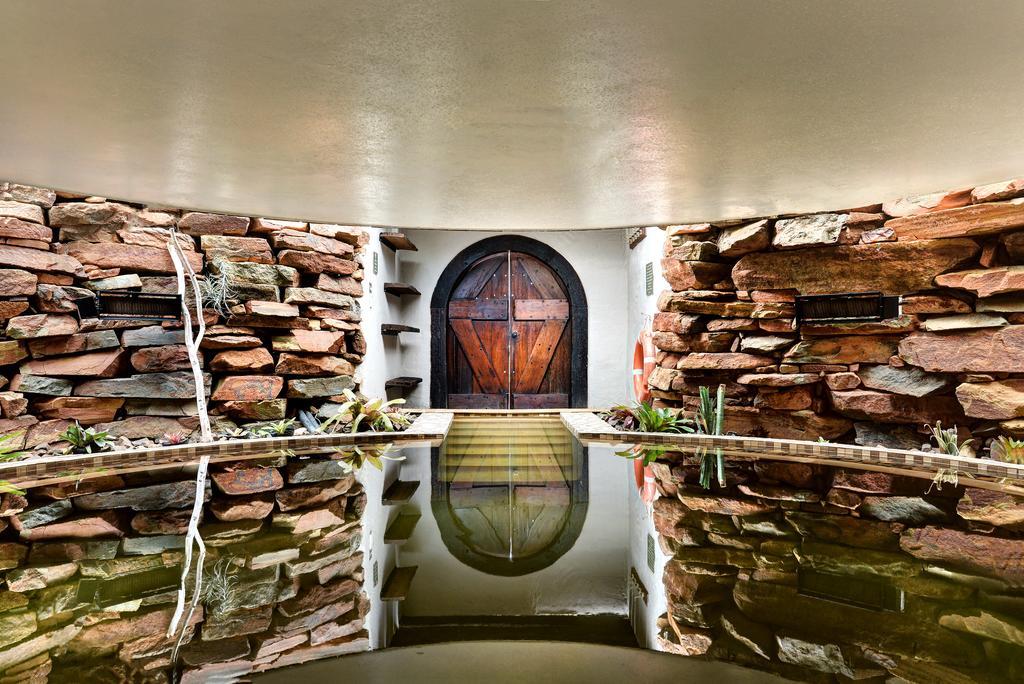 Mount Grace Hotel & Spa Magaliesburg Luaran gambar Entrance to the house