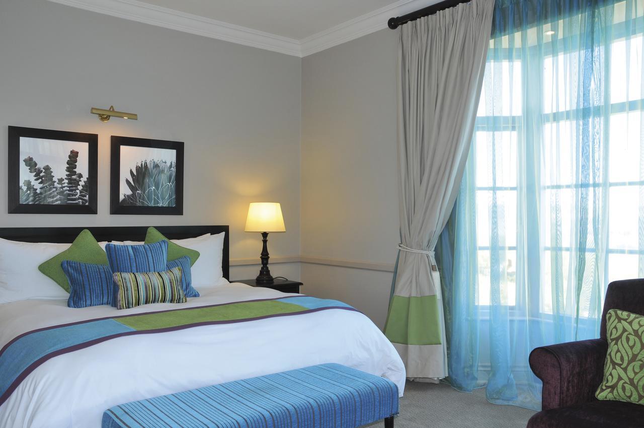 Mount Grace Hotel & Spa Magaliesburg Luaran gambar A bedroom at the hotel