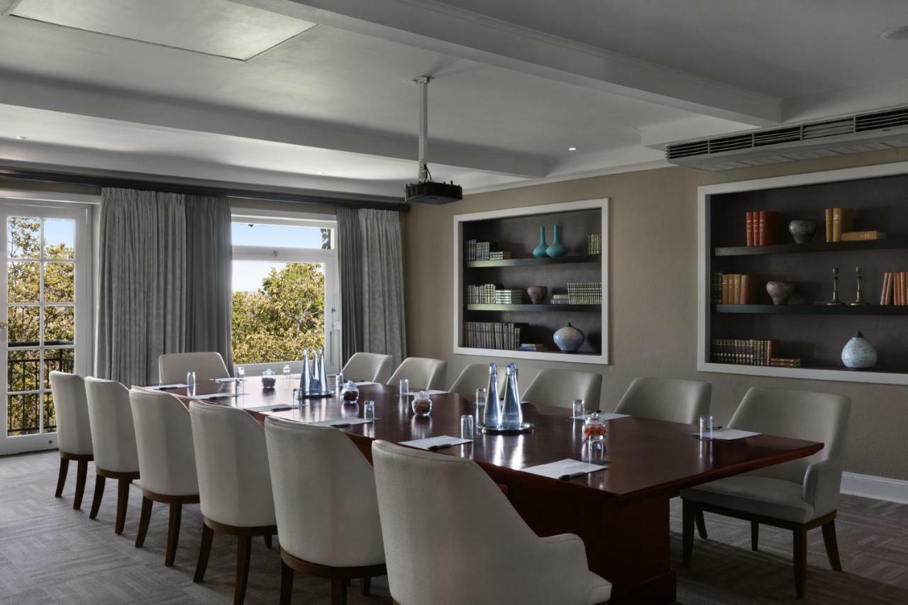 Mount Grace Hotel & Spa Magaliesburg Luaran gambar The Boardroom at the Cape Town International Convention Centre