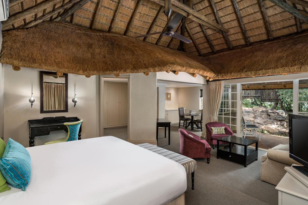 Mount Grace Hotel & Spa Magaliesburg Luaran gambar A suite at the Taj Bengal